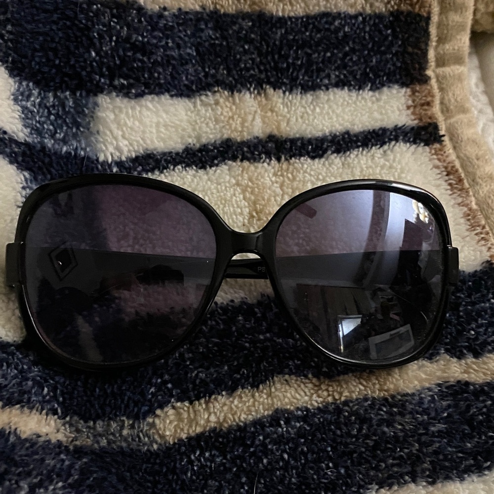 Elegant Black Women's Sunglasses